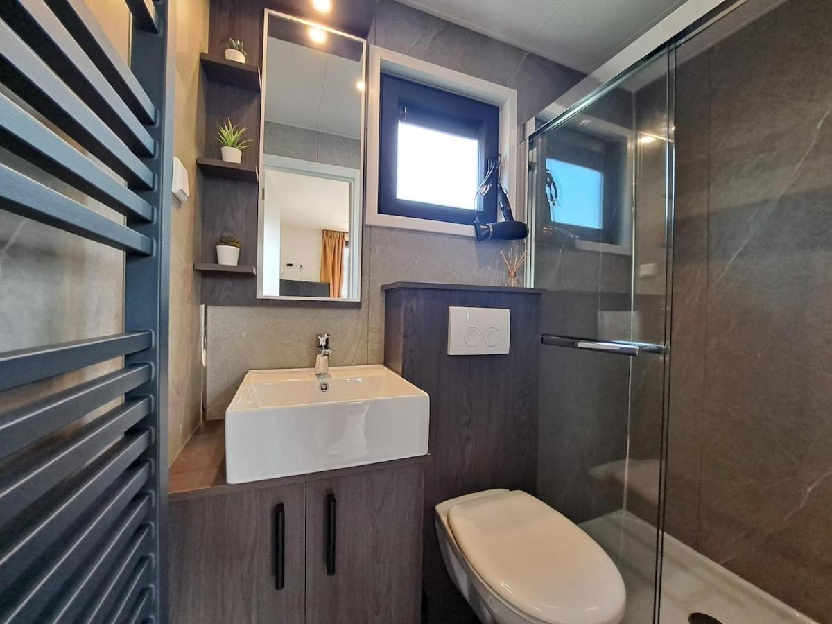 Luxe Met Veranda Tuin En Hottub, Zeeland Vp007 Heinkenszand